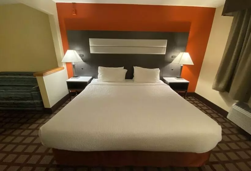 Отель Americinn By Wyndham Hudson