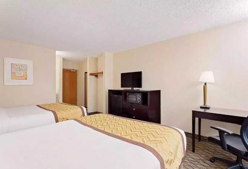 호텔 Baymont By Wyndham Kalamazoo East