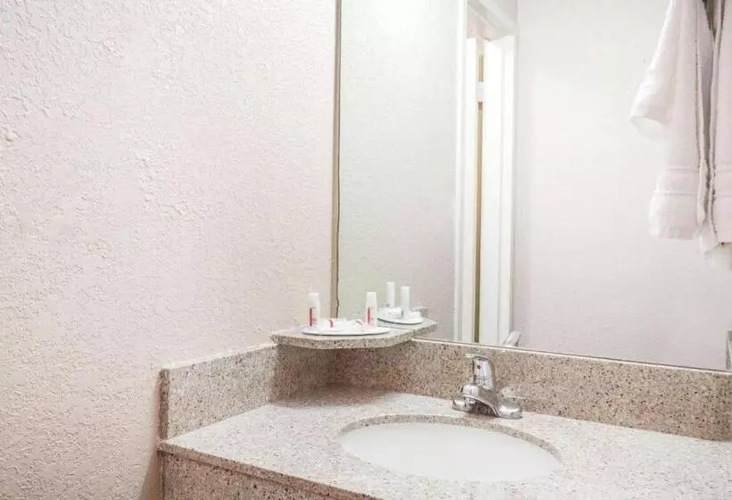 酒店 Baymont By Wyndham Madison Heights Detroit Area