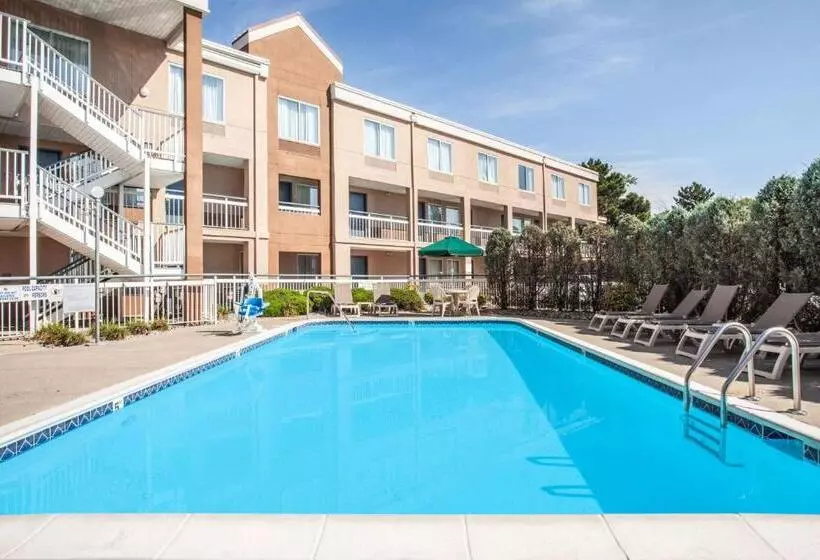 酒店 Baymont By Wyndham Madison Heights Detroit Area