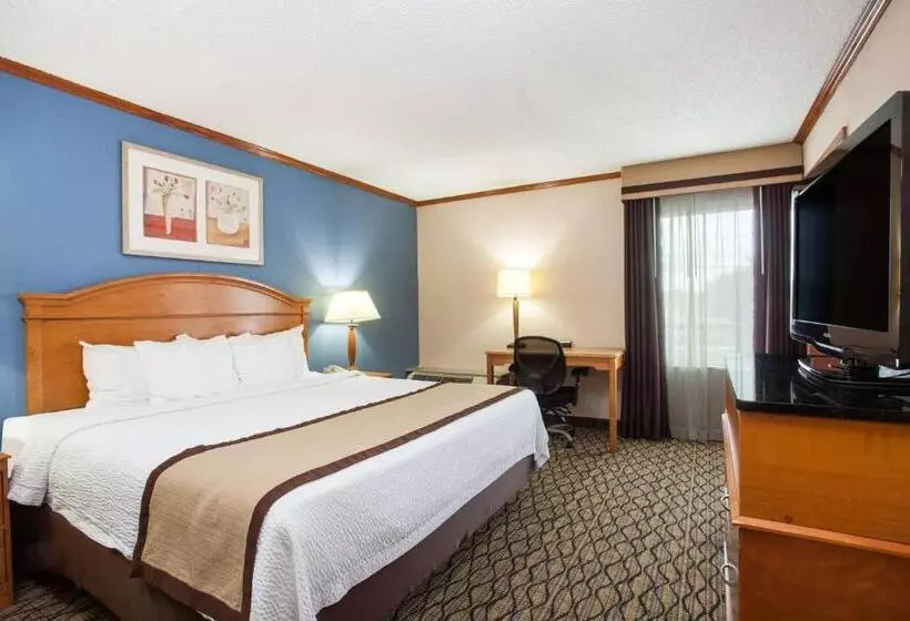 酒店 Baymont By Wyndham Madison Heights Detroit Area