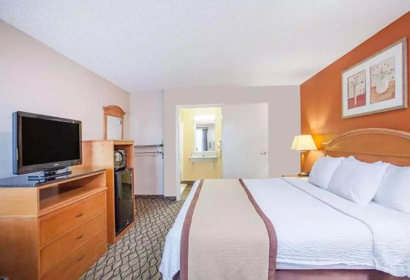 酒店 Baymont By Wyndham Madison Heights Detroit Area