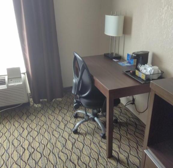 酒店 Baymont By Wyndham Madison Heights Detroit Area