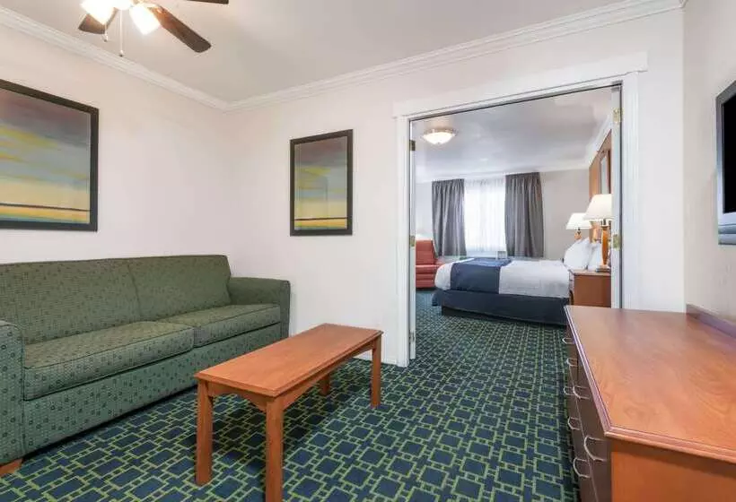 Отель Baymont By Wyndham Santa Fe