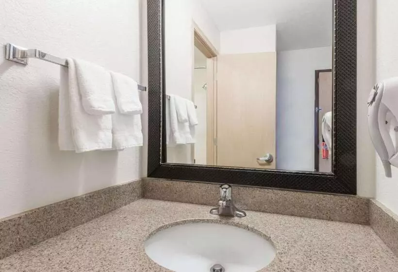 Отель Baymont By Wyndham Santa Fe