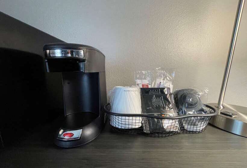 בית מלון כפרי Clarion Inn Near Wright Patterson Dayton