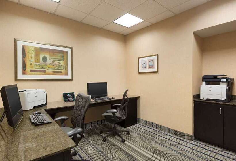 فندق Embassy Suites By Hilton Atlanta At Centennial Olympic Park