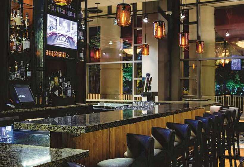 فندق Embassy Suites By Hilton Atlanta At Centennial Olympic Park