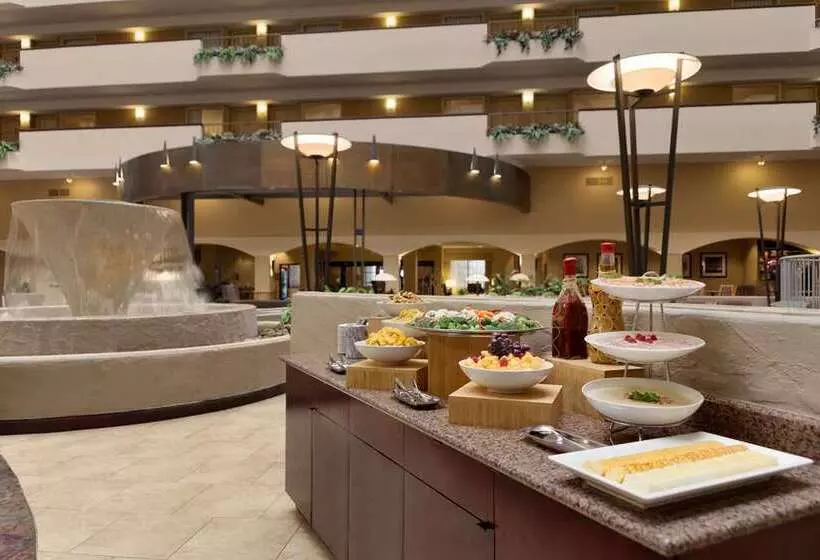 هتل Embassy Suites By Hilton Kansas City International Airport