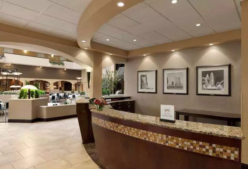 هتل Embassy Suites By Hilton Kansas City International Airport