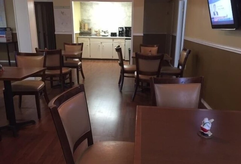 فندق Executive Inn & Suites Beeville