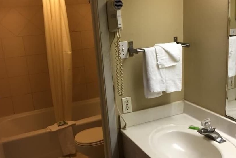 فندق Executive Inn & Suites Beeville