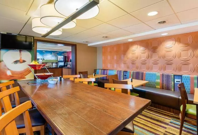 Отель Fairfield By Marriott Inn & Suites Portland Maine Airport