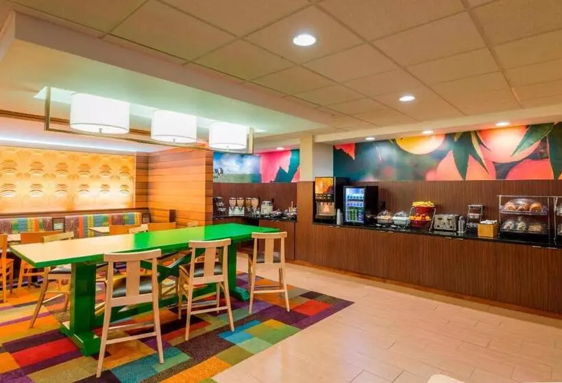 Отель Fairfield Inn & Suites By Marriott Allentown Bethlehem/lehigh Valley Airport