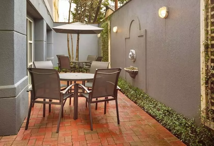 酒店 Fairfield Inn & Suites By Marriott Atlanta Buckhead