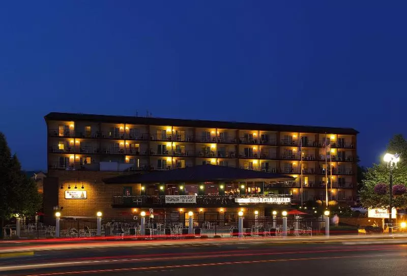 酒店 Harbor Shores On Lake Geneva