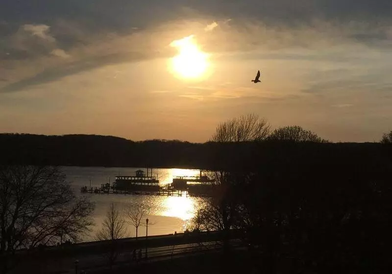 酒店 Harbor Shores On Lake Geneva