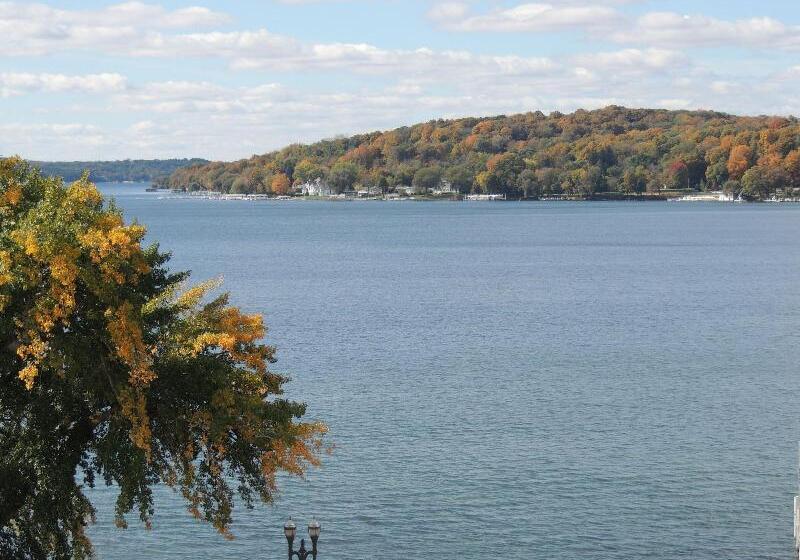 فندق Harbor Shores On Lake Geneva