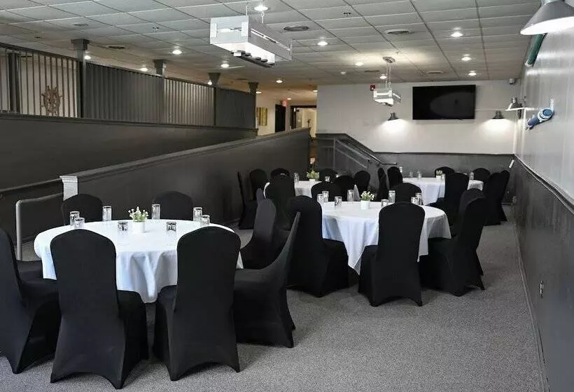 酒店 Harbor Shores On Lake Geneva