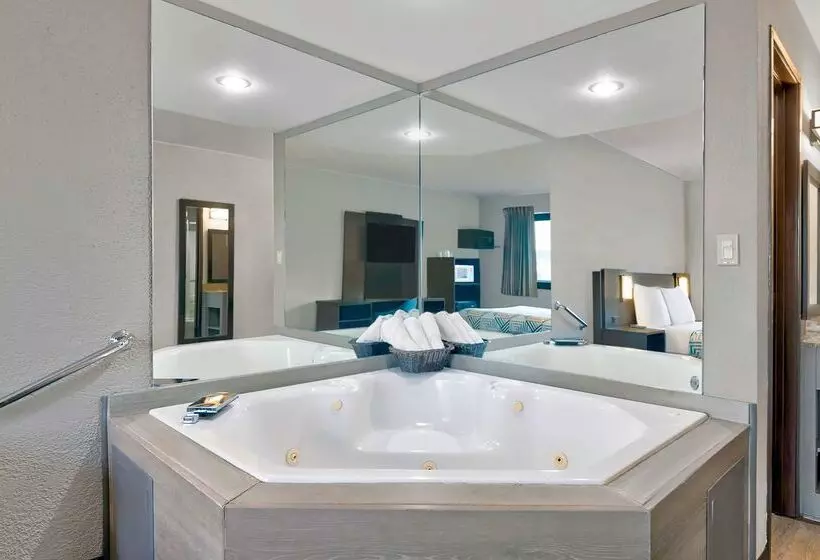 Motel 6cedar Rapids, Ia  Airport