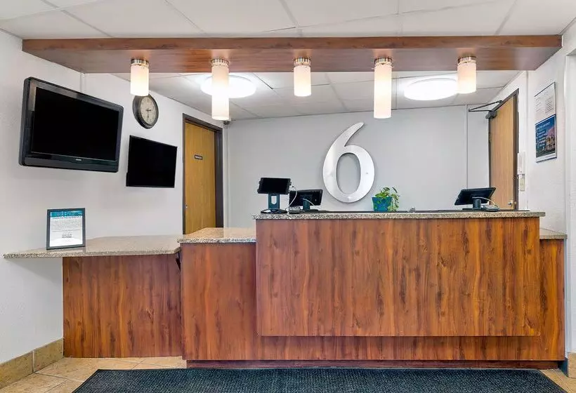 Motel 6cedar Rapids, Ia  Airport