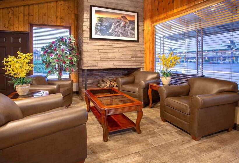 אתר נופש Travelodge By Wyndham Hawthorne