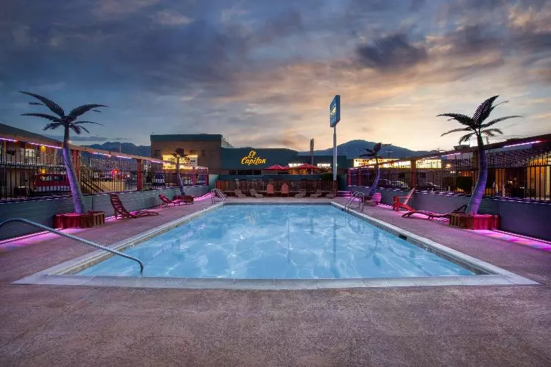 Курорт Travelodge By Wyndham Hawthorne