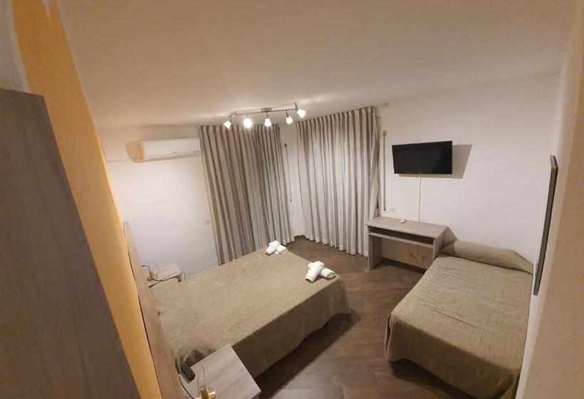 펜션 Pensió Costa Brava