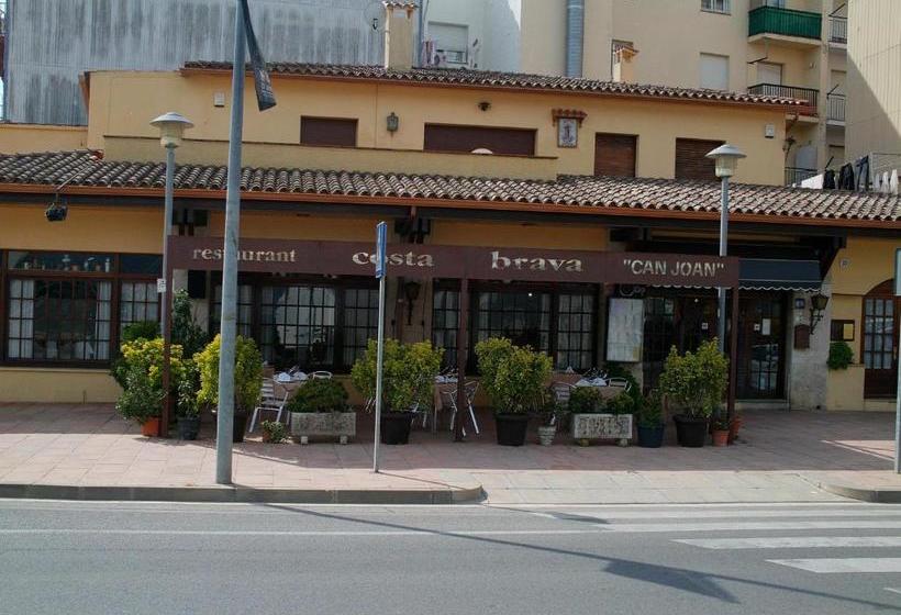 펜션 Pensió Costa Brava