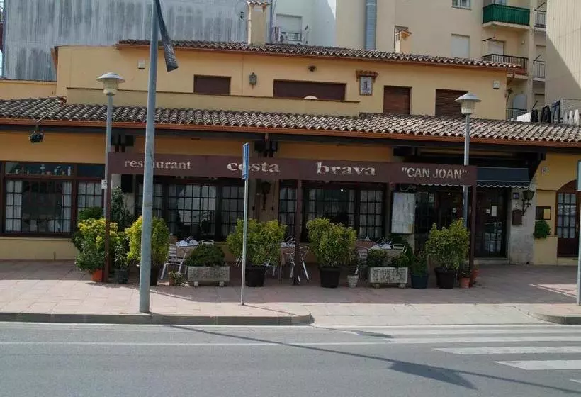 پانسیون Pensió Costa Brava