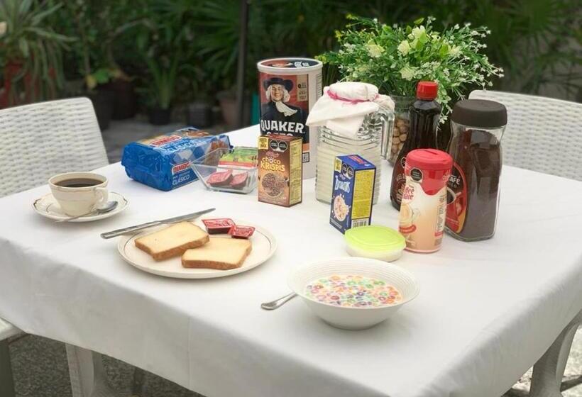 Casa Bugambilias Cancun Hostel