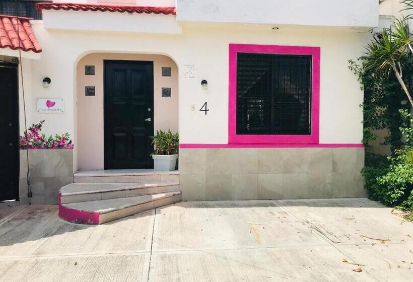 Casa Bugambilias Cancun Hostel