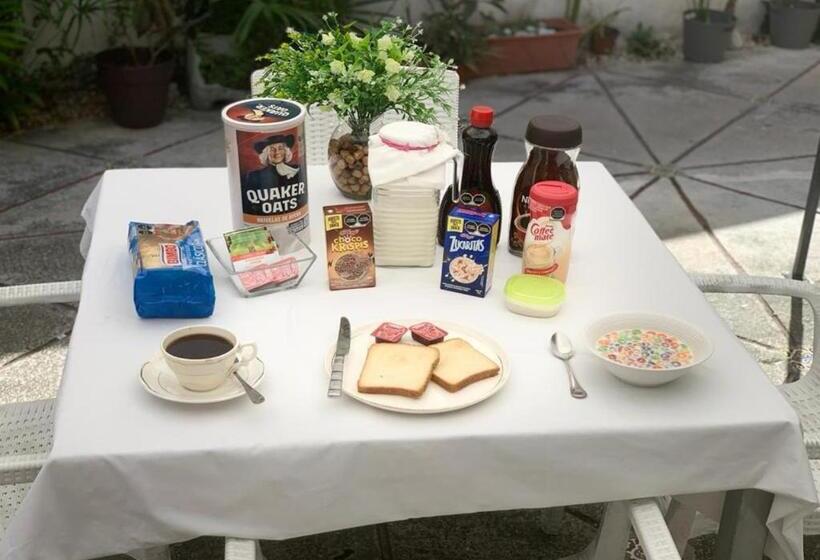 Casa Bugambilias Cancun Hostel