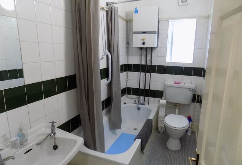 مبيت وإفطار Comfort Rooms