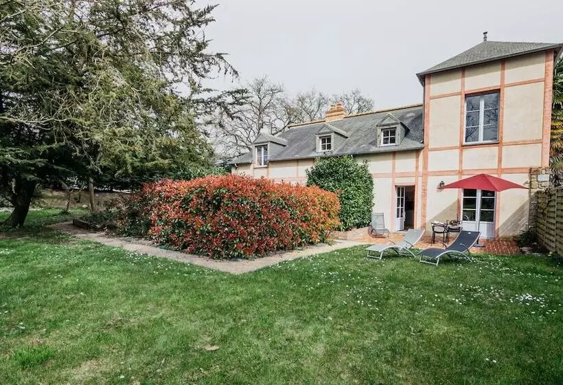 Chateau De Lourdes Cancale   St Malo