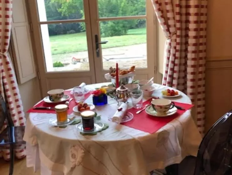 Chateau De Lourdes Cancale   St Malo