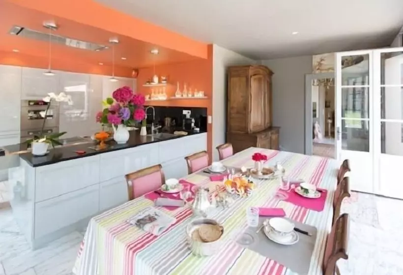 Chateau De Lourdes Cancale   St Malo