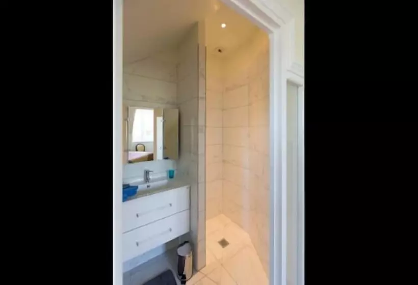 Chateau De Lourdes Cancale   St Malo