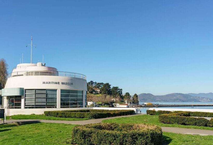 فندق Caza Fishermans Wharf