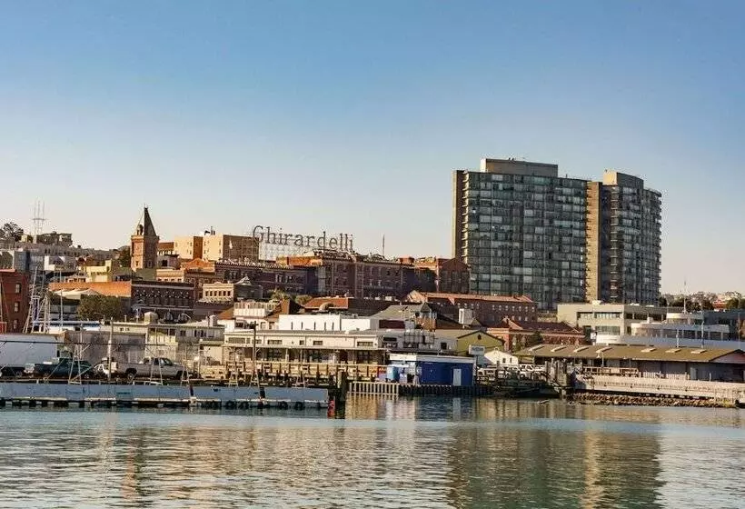 هتل Caza Fishermans Wharf