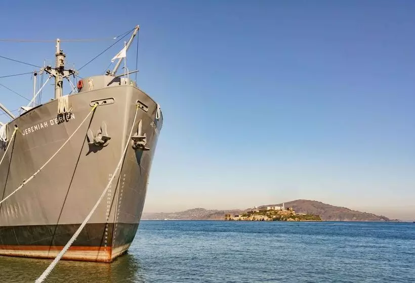 هتل Caza Fishermans Wharf