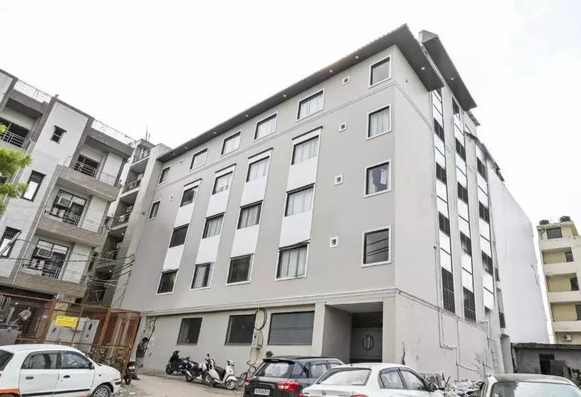 Hotel Collection O 30086 Dwarka Sector 9