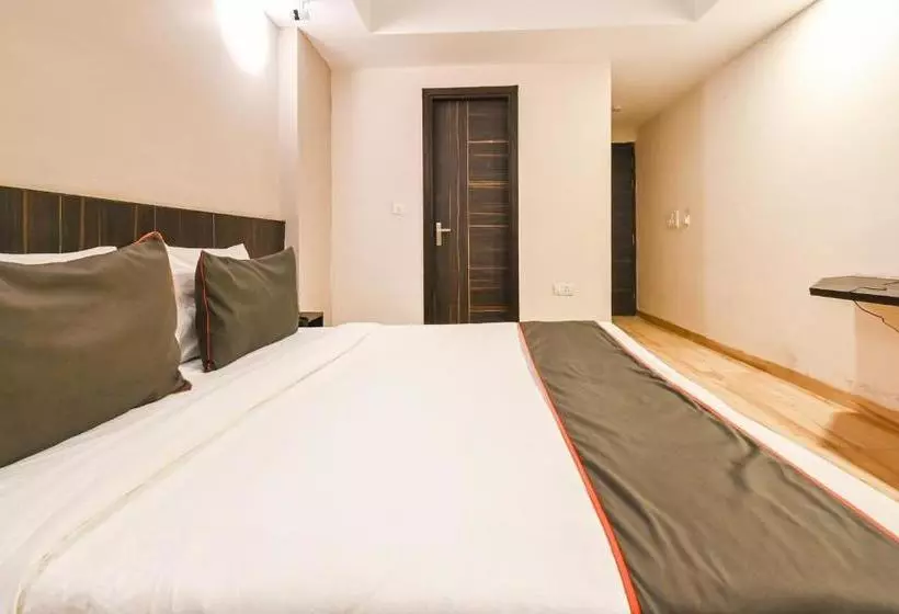 Hotel Collection O 30086 Dwarka Sector 9