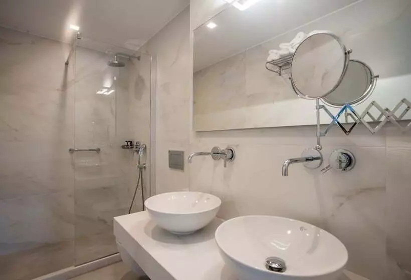 ホテル Nautilus Apartments Suites