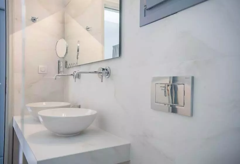 ホテル Nautilus Apartments Suites