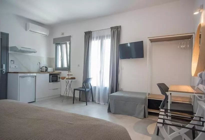 ホテル Nautilus Apartments Suites