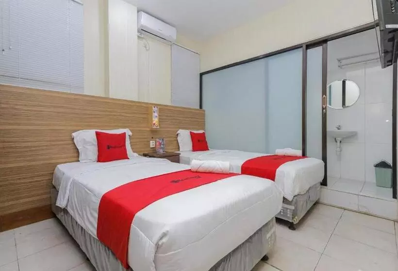 Hotelli Reddoorz Syariah @ Klojen Malang