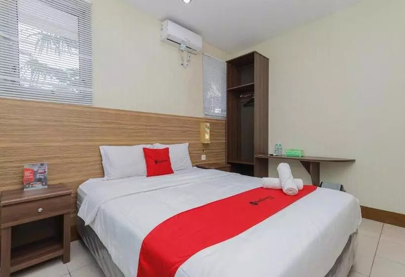 Hotelli Reddoorz Syariah @ Klojen Malang