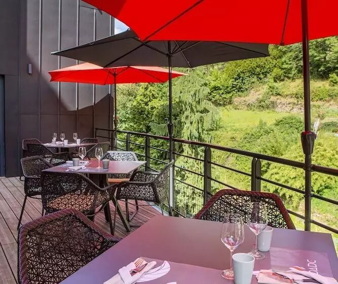 ホテル & Restaurant Sodade