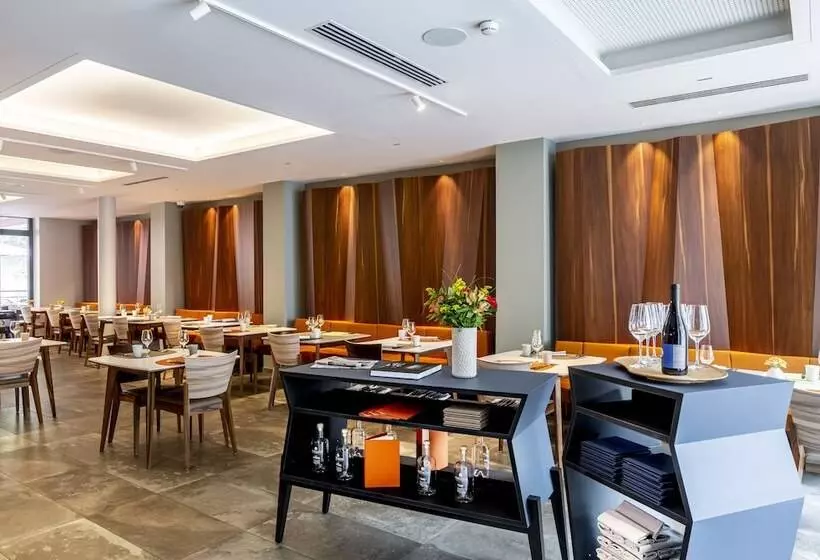 ホテル & Restaurant Sodade